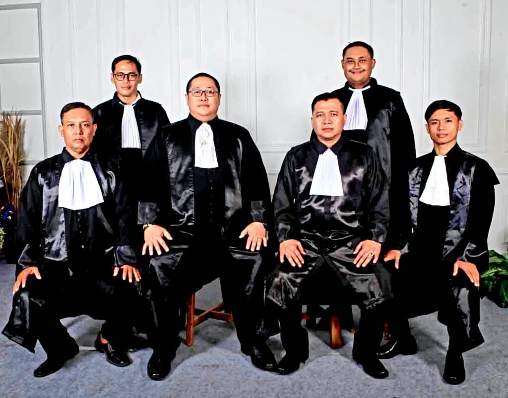 KETUA UMUM FERADI WPI BERSAMA ADVOKAT SENIOR FERADI WPI