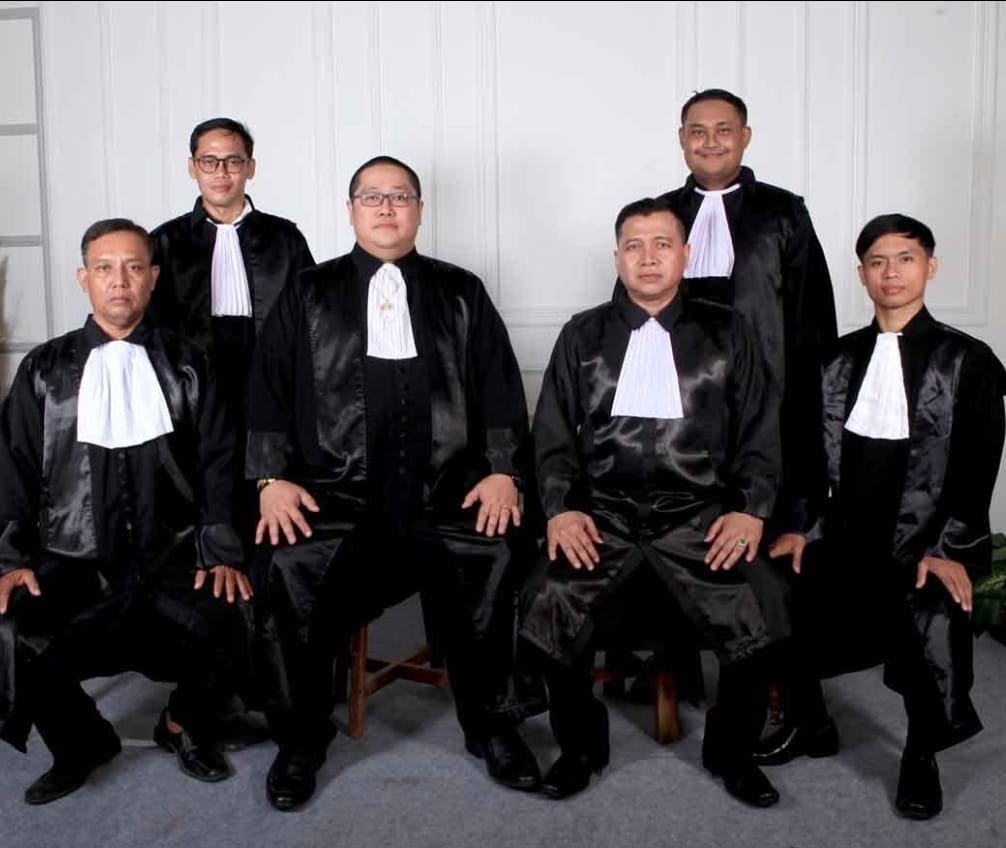 PARA ADVOKAT SENIOR FERADI WPI