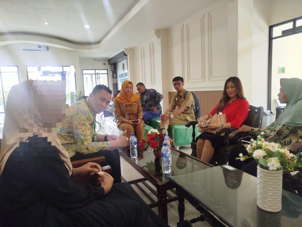 Pihak Kuasa Hukum bersama dengan Korban Pelecehan Seksual di Bawah Umur dalam Upaya agar Hak-Hak Korban tidak terabaikan.